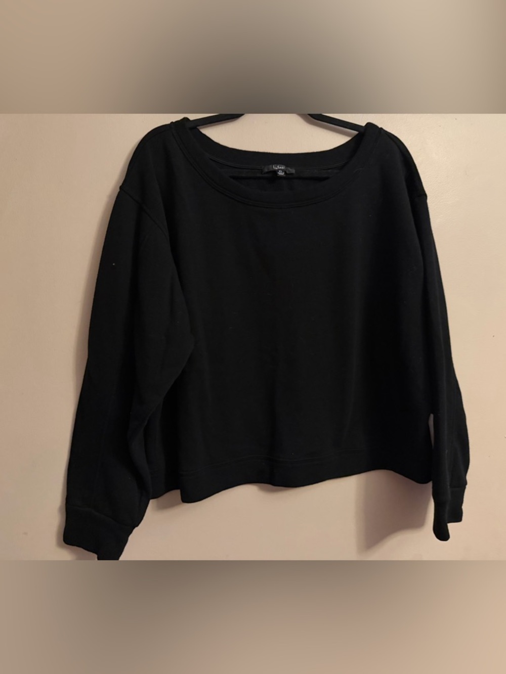 Lulu's Cropped Black Crewneck Sweatshirt